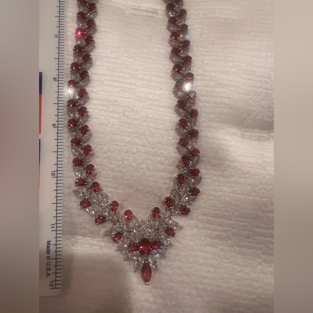 Elegant Red and Silver Necklace Marked 925 clasp - Picture 6 of 16